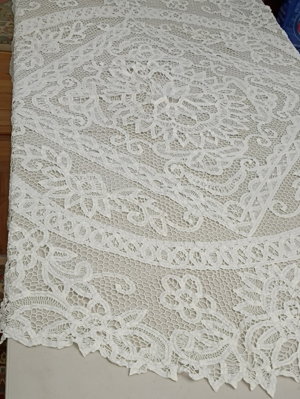 Vintage Battenberg Or Venice Lace White Lace Table Cover